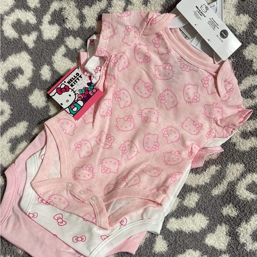 Hello kitty onesie - Picture 5 of 5